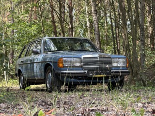 Mercedes-Benz 200 T 7 míst, Servisní k.+DK 1981