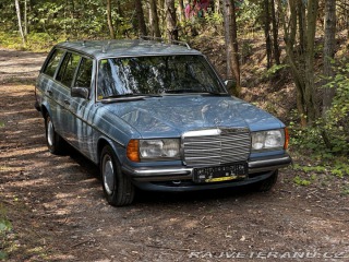 Mercedes-Benz 200 T 7 míst, Servisní k.+DK 1981