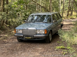 Mercedes-Benz 200 T 7 míst, Servisní k.+DK 1981