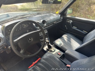 Mercedes-Benz 200 T 7 míst, Servisní k.+DK 1981