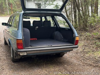 Mercedes-Benz 200 T 7 míst, Servisní k.+DK 1981