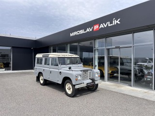 Land Rover Series III 109