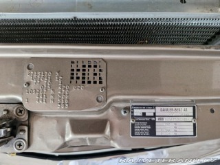 Mercedes-Benz SL 300 SL R107 1986