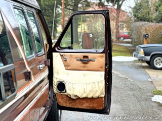 Ford Econoline E-150 5.8 V8 1983