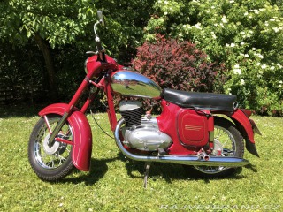 Jawa 250 559