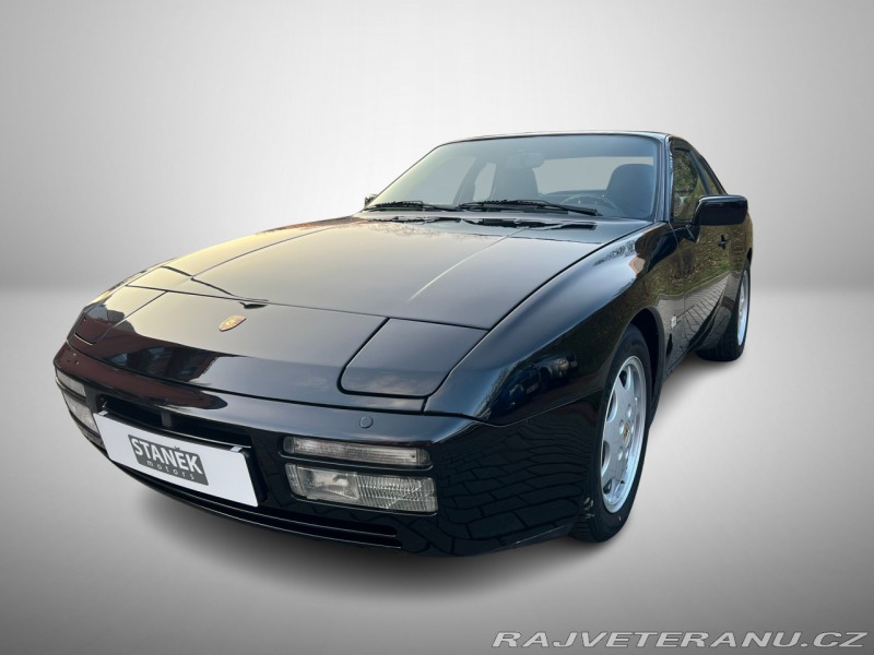 Porsche 944 S2