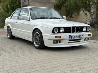 BMW 3 E30 iS